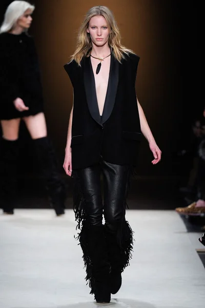 Look 38